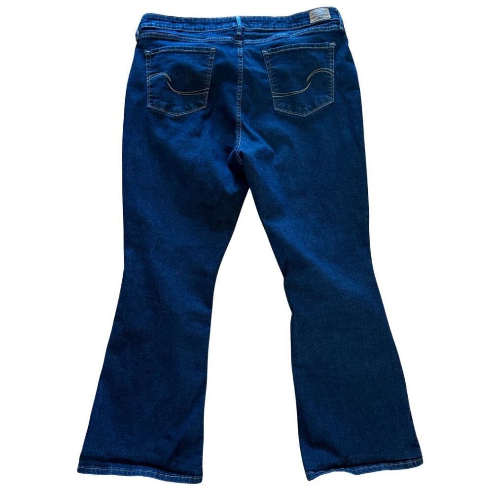 Signature by Levi Strauss Mid‑Rise Bootcut Jeans - Size 18 Short, Dark Wash - Picture 4 of 8